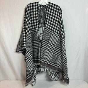 Steve Madden Poncho Cape Womens OSFM Reversible Houndstooth & Plaid Black/White